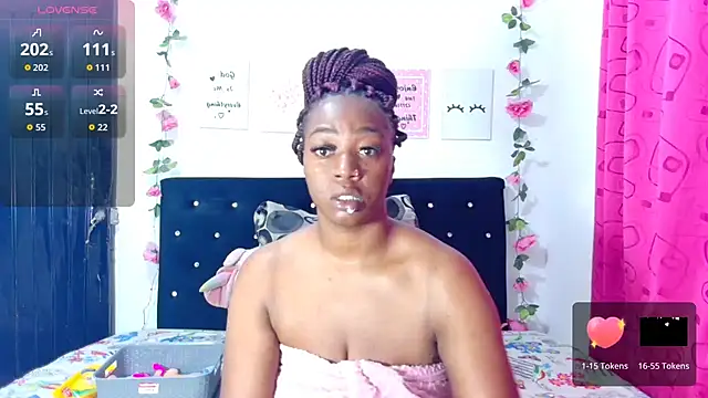 Snapshot of CiaraEbony chatting on October 17, 2025, 12:36 am CiaraEbony online show from October 17, 2025, 12:36 am