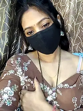 Snapshot of Monalisha_G chatting on April 5, 2026, 9:05 am Monalisha G online show from April 5, 2026, 9:05 am