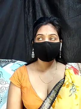 Snapshot of Monalisha_G chatting on April 13, 2026, 8:40 am Monalisha G online show from April 13, 2026, 8:40 am