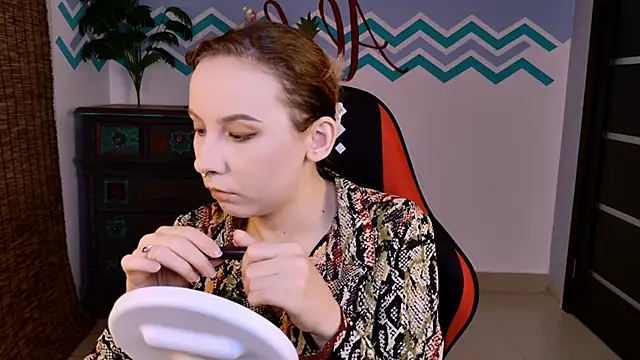 Snapshot of JasmineMilko chatting on October 21, 2025, 5:18 am JasmineMilko online show from October 21, 2025, 5:18 am