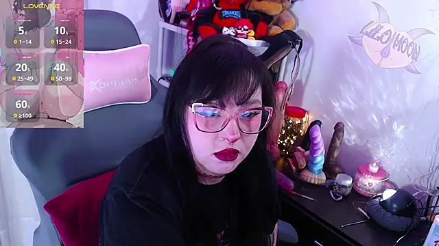 LiloMoon69 online show from October 14, 2025, 2:28 pm