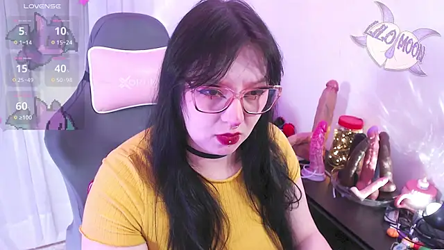 Snapshot of LiloMoon69 chatting on April 18, 2026, 12:13 am LiloMoon69 online show from April 18, 2026, 12:13 am