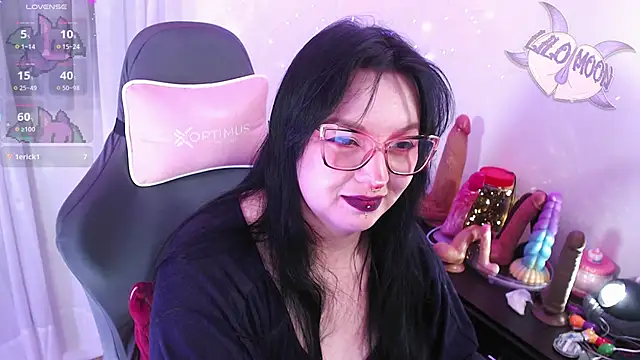 Snapshot of LiloMoon69 chatting on April 28, 2026, 2:27 am LiloMoon69 online show from April 28, 2026, 2:27 am