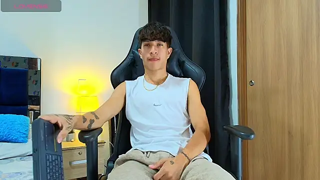  CamiloBass online show from May 9, 2026, 12:47 am