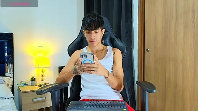  CamiloBass online show from May 10, 2026, 8:11 pm