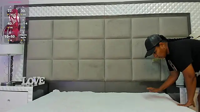 Snapshot of OliviaBurning chatting on October 28, 2025, 7:35 pm OliviaBurning online show from October 28, 2025, 7:35 pm