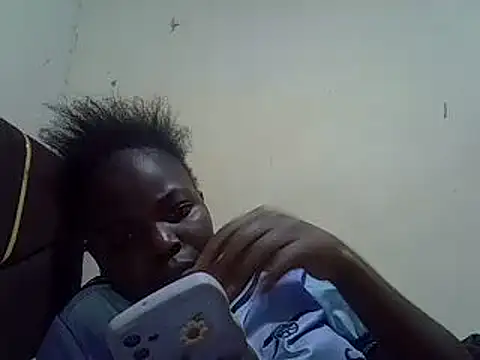 Snapshot of pretty_vivy chatting on February 17, 2025, 5:44 pm pretty vivy online show from February 17, 2025, 5:44 pm