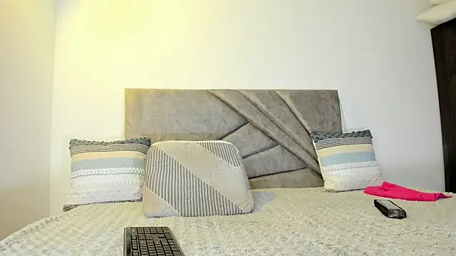 Snapshot of Deliciouscocoa chatting on December 1, 2025, 12:00 am Deliciouscocoa online show from December 1, 2025, 12:00 am