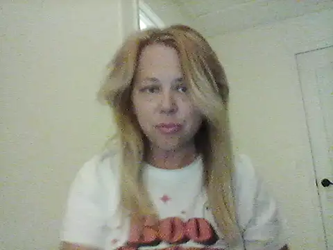 burrkitty online show from November 28, 2025, 2:01 am