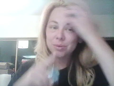 burrkitty online show from October 13, 2025, 7:32 am