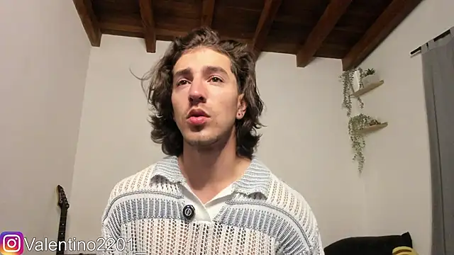 Snapshot of Valentino_Xander chatting on March 1, 2026, 4:12 am Valentino Xander online show from March 1, 2026, 4:12 am