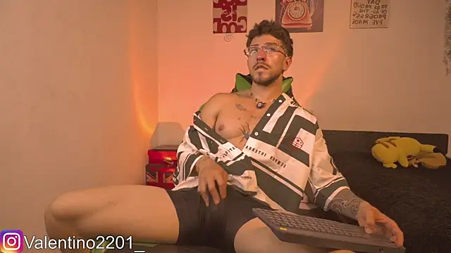 Valentino Xander online show from May 16, 2026, 1:26 am
