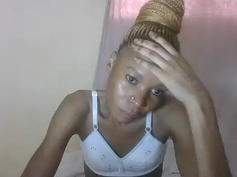 Sweetpetite254 online show from July 8, 2026, 1:23 pm