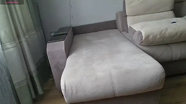 MilaaMilaa online show from November 11, 2025, 3:34 am