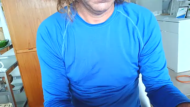 Snapshot of costanza7070 chatting on November 9, 2025, 7:18 pm costanza7070 online show from November 9, 2025, 7:18 pm