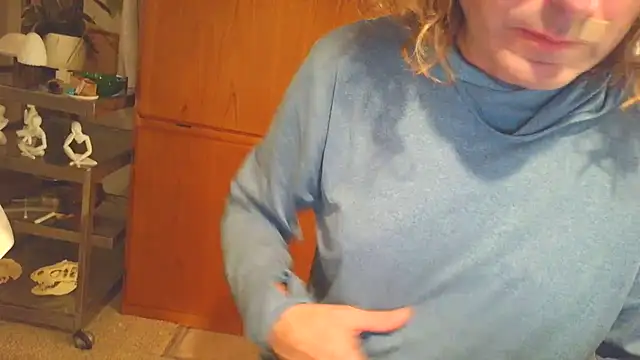 Snapshot of costanza7070 chatting on December 3, 2025, 6:57 am costanza7070 online show from December 3, 2025, 6:57 am