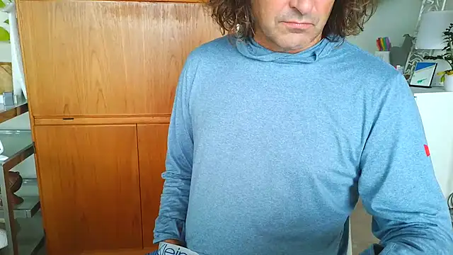 Snapshot of costanza7070 chatting on February 11, 2026, 12:43 am costanza7070 online show from February 11, 2026, 12:43 am