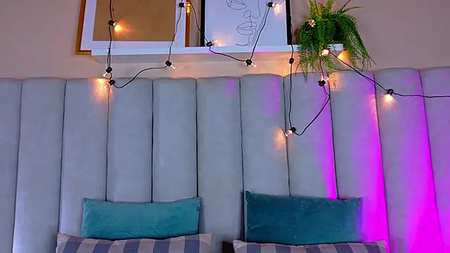 EngelStone online show from October 28, 2025, 7:46 pm