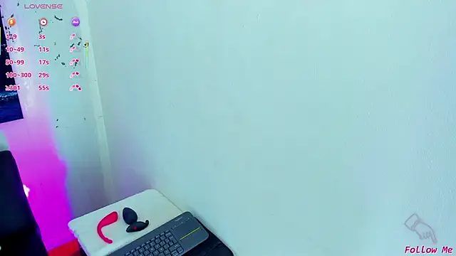 Snapshot of Piggy_Eddy chatting on November 18, 2025, 2:42 pm Piggy Eddy online show from November 18, 2025, 2:42 pm