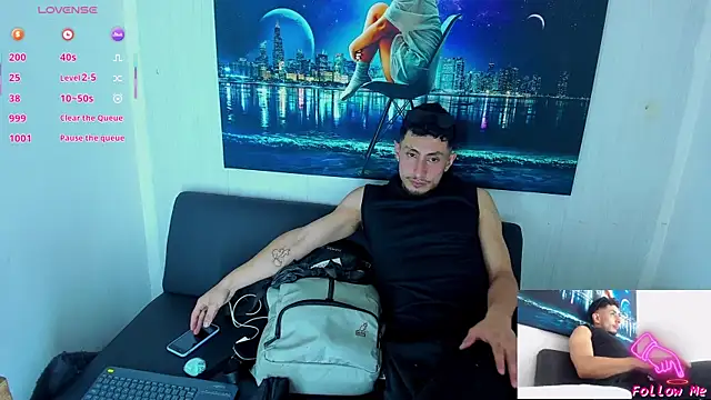 Snapshot of Piggy_Eddy chatting on October 10, 2025, 9:15 pm Piggy Eddy online show from October 10, 2025, 9:15 pm