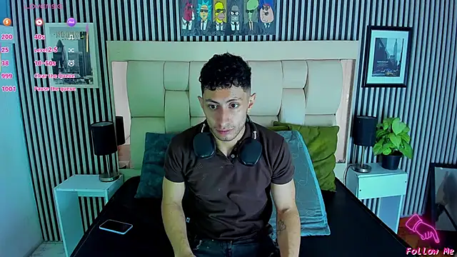 Snapshot of Piggy_Eddy chatting on November 7, 2025, 2:32 pm Piggy Eddy online show from November 7, 2025, 2:32 pm