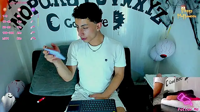 Snapshot of Piggy_Eddy chatting on October 30, 2025, 7:55 pm Piggy Eddy online show from October 30, 2025, 7:55 pm