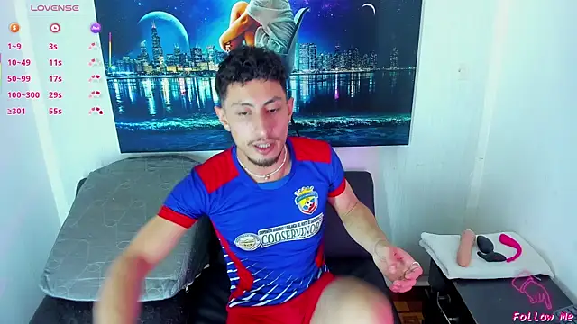 Snapshot of Piggy_Eddy chatting on October 15, 2025, 7:33 pm Piggy Eddy online show from October 15, 2025, 7:33 pm