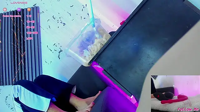 Snapshot of Piggy_Eddy chatting on November 22, 2025, 1:04 am Piggy Eddy online show from November 22, 2025, 1:04 am