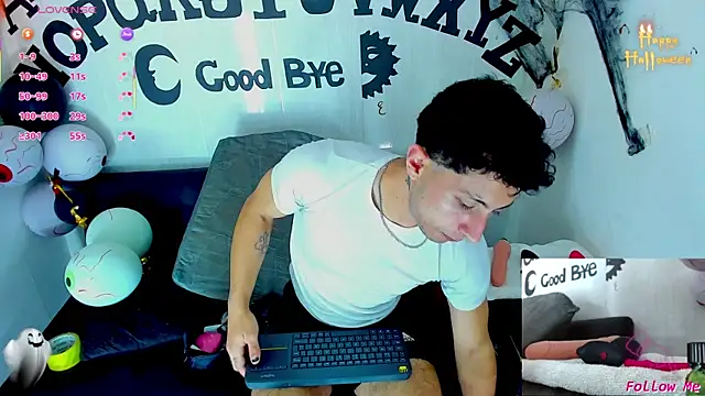 Snapshot of Piggy_Eddy chatting on November 1, 2025, 9:52 pm Piggy Eddy online show from November 1, 2025, 9:52 pm