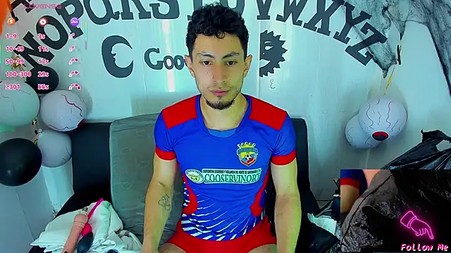 Snapshot of Piggy_Eddy chatting on October 28, 2025, 9:14 pm Piggy Eddy online show from October 28, 2025, 9:14 pm