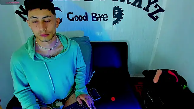 Snapshot of Piggy_Eddy chatting on November 5, 2025, 5:10 am Piggy Eddy online show from November 5, 2025, 5:10 am