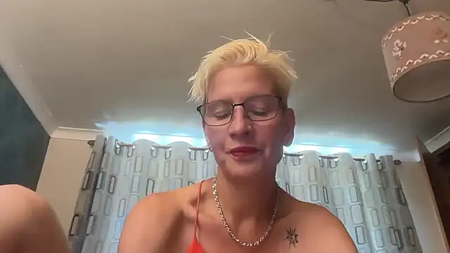 Snapshot of JennyHazel1 chatting on July 18, 2026, 3:31 pm JennyHazel1 online show from July 18, 2026, 3:31 pm