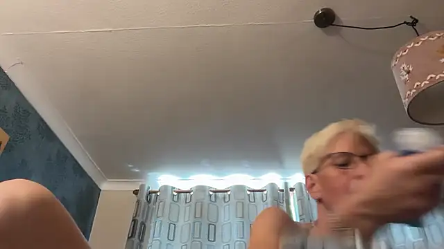 Snapshot of JennyHazel1 chatting on July 9, 2026, 11:53 am JennyHazel1 online show from July 9, 2026, 11:53 am