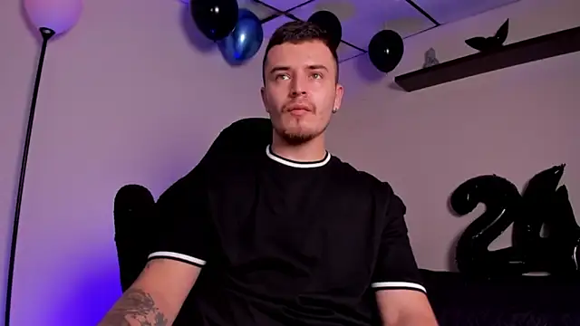 Snapshot of james_connor2 chatting on November 24, 2025, 7:03 pm james connor2 online show from November 24, 2025, 7:03 pm