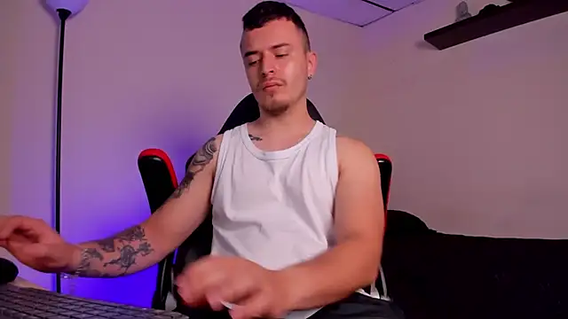 Snapshot of james_connor2 chatting on November 2, 2025, 4:01 pm james connor2 online show from November 2, 2025, 4:01 pm