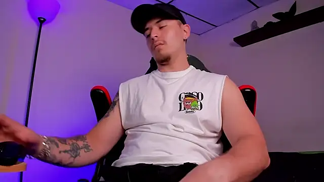 Snapshot of james_connor2 chatting on November 5, 2025, 7:17 pm james connor2 online show from November 5, 2025, 7:17 pm