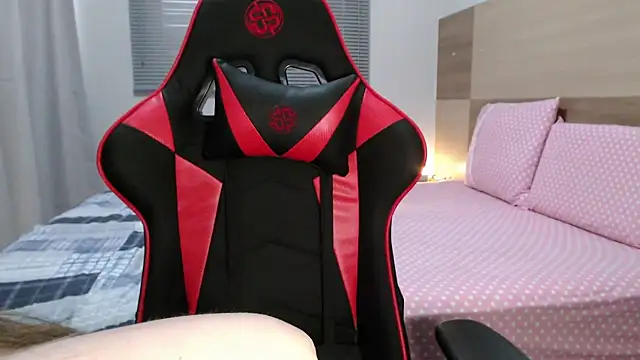 Naughty Annn online show from November 25, 2025, 5:57 pm