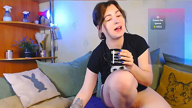 Caroline1995 online show from October 27, 2025, 8:15 am