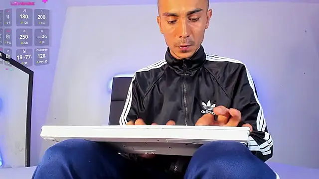 steven hott8 online show from March 8, 2025, 4:06 pm