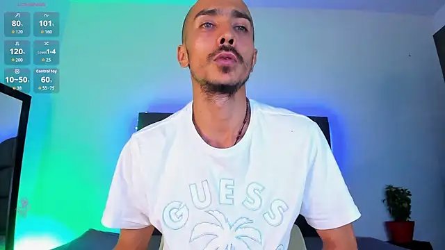 steven hott8 online show from September 10, 2025, 4:22 am