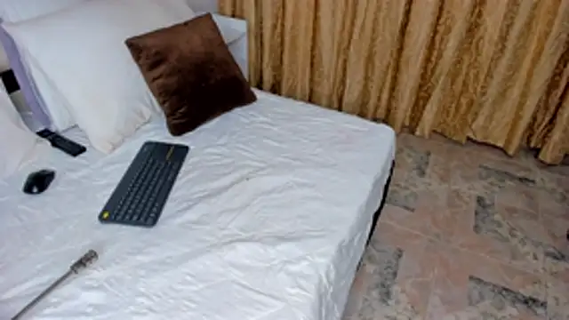 Snapshot of CintiaVega chatting on November 6, 2025, 11:36 am CintiaVega online show from November 6, 2025, 11:36 am