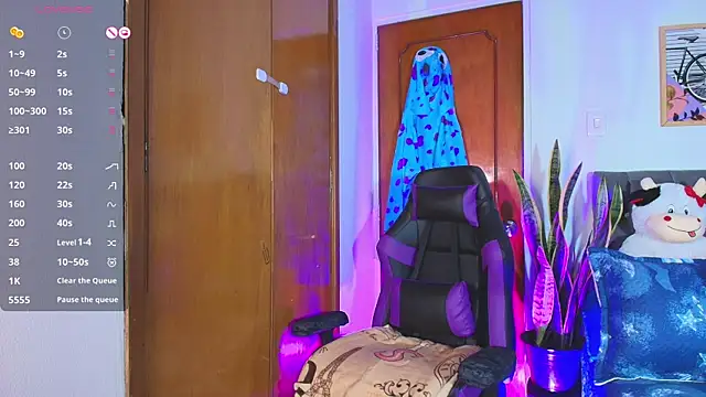 Cassie fletcher  online show from November 21, 2025, 12:53 am