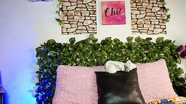 Cassie fletcher  online show from March 8, 2025, 9:40 pm