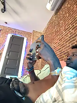 BlackD4uxo online show from April 20, 2026, 3:02 pm