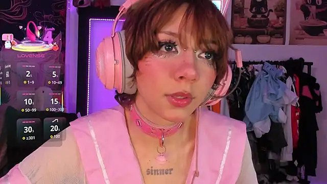 Alicedangerrr online show from April 23, 2026, 6:53 am