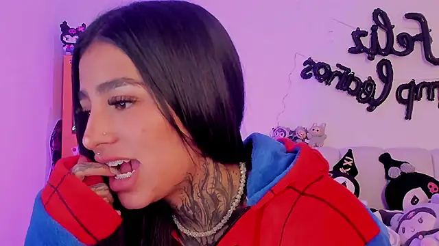 Snapshot of shadowcatt_ chatting on January 11, 2026, 12:50 am shadowcatt online show from January 11, 2026, 12:50 am