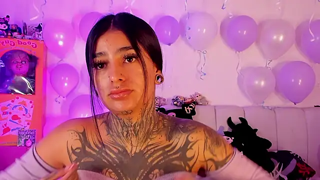 Snapshot of shadowcatt_ chatting on February 3, 2026, 8:58 pm shadowcatt online show from February 3, 2026, 8:58 pm