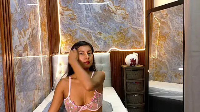 Snapshot of _Jessi29_ chatting on November 14, 2025, 8:56 pm Jessi29 online show from November 14, 2025, 8:56 pm