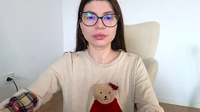 Jullyenn3 online show from February 16, 2025, 10:10 am