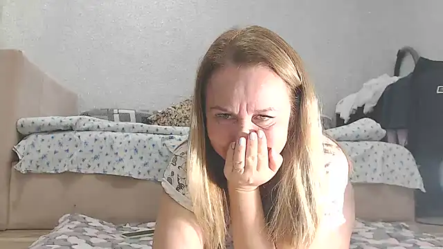 Vika  online show from October 26, 2025, 4:35 am